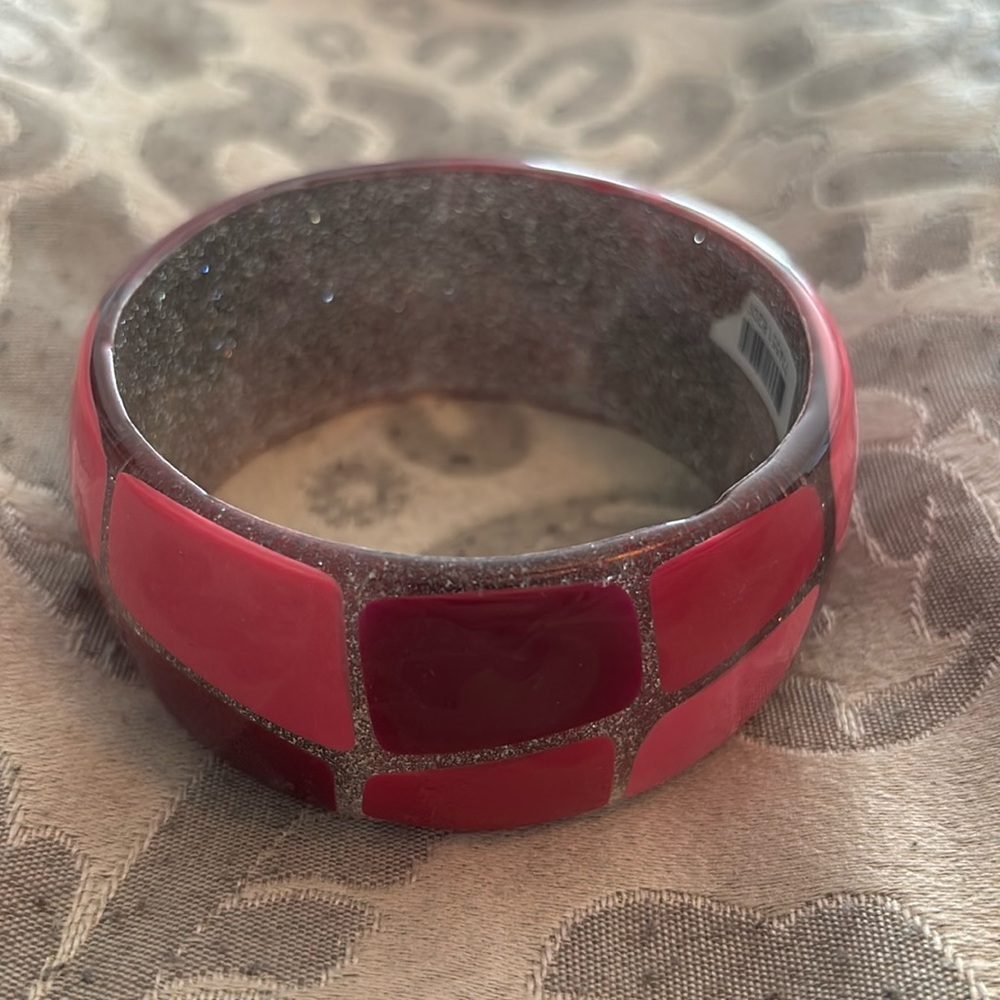 Cuff bracelet plastic